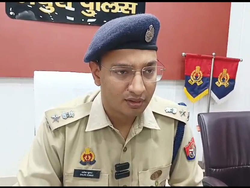 वायरल वीडियो मामले में दो पुलिसकर्मी निलंबित, एसएसपी ने बैठाई जांच