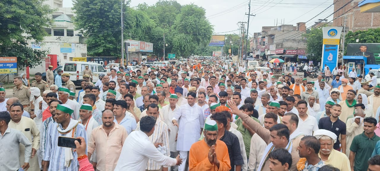 भाकियू अराजनैतिक ने कलेक्ट्रेट किया प्रदर्शन, 14 सूत्रीय ज्ञापन दिया डीएम के नाम