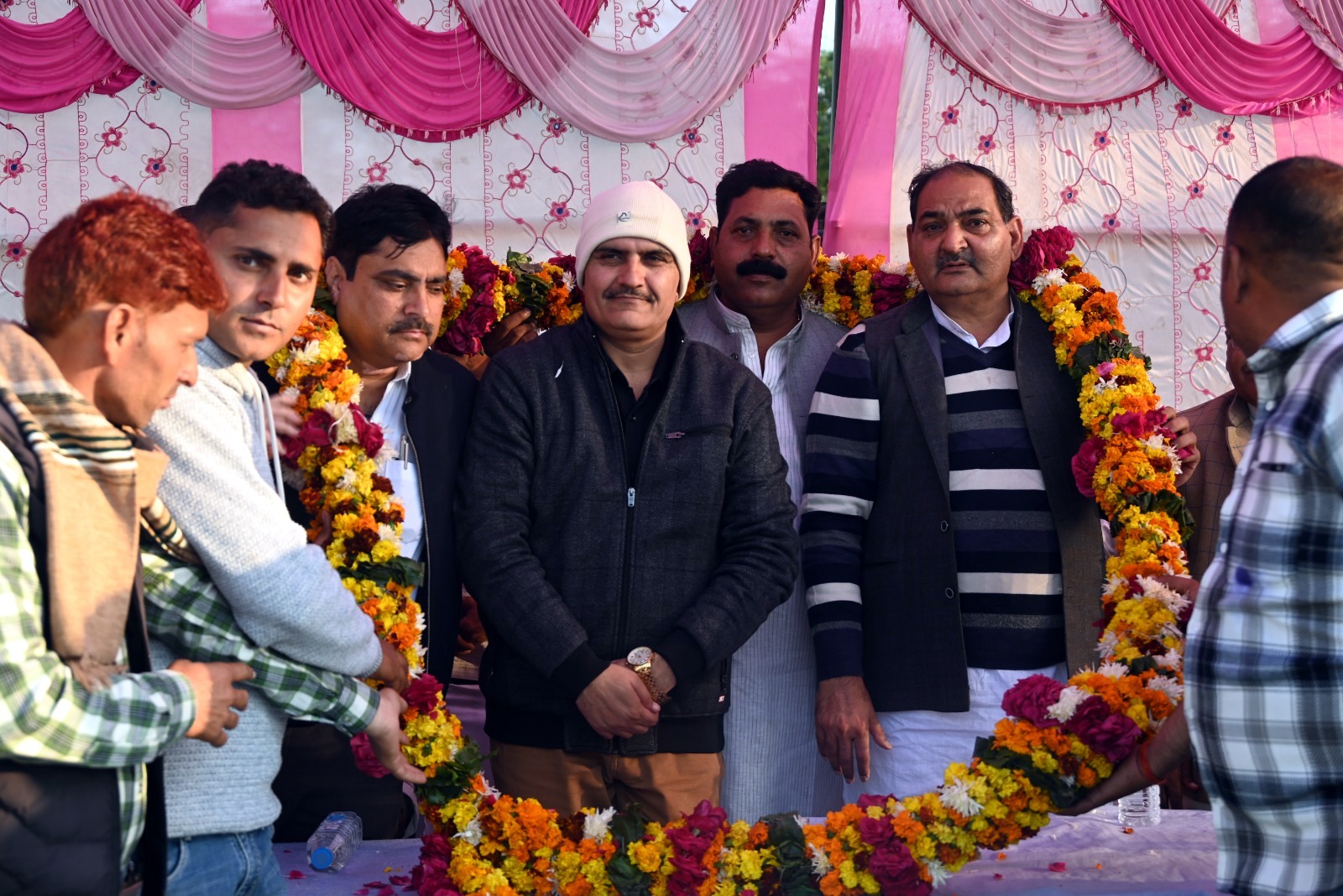 जिला पंचायत अध्यक्ष ने 25 लाख से बनने वाली सीसी सड़क निर्माण का किया शिलान्यास