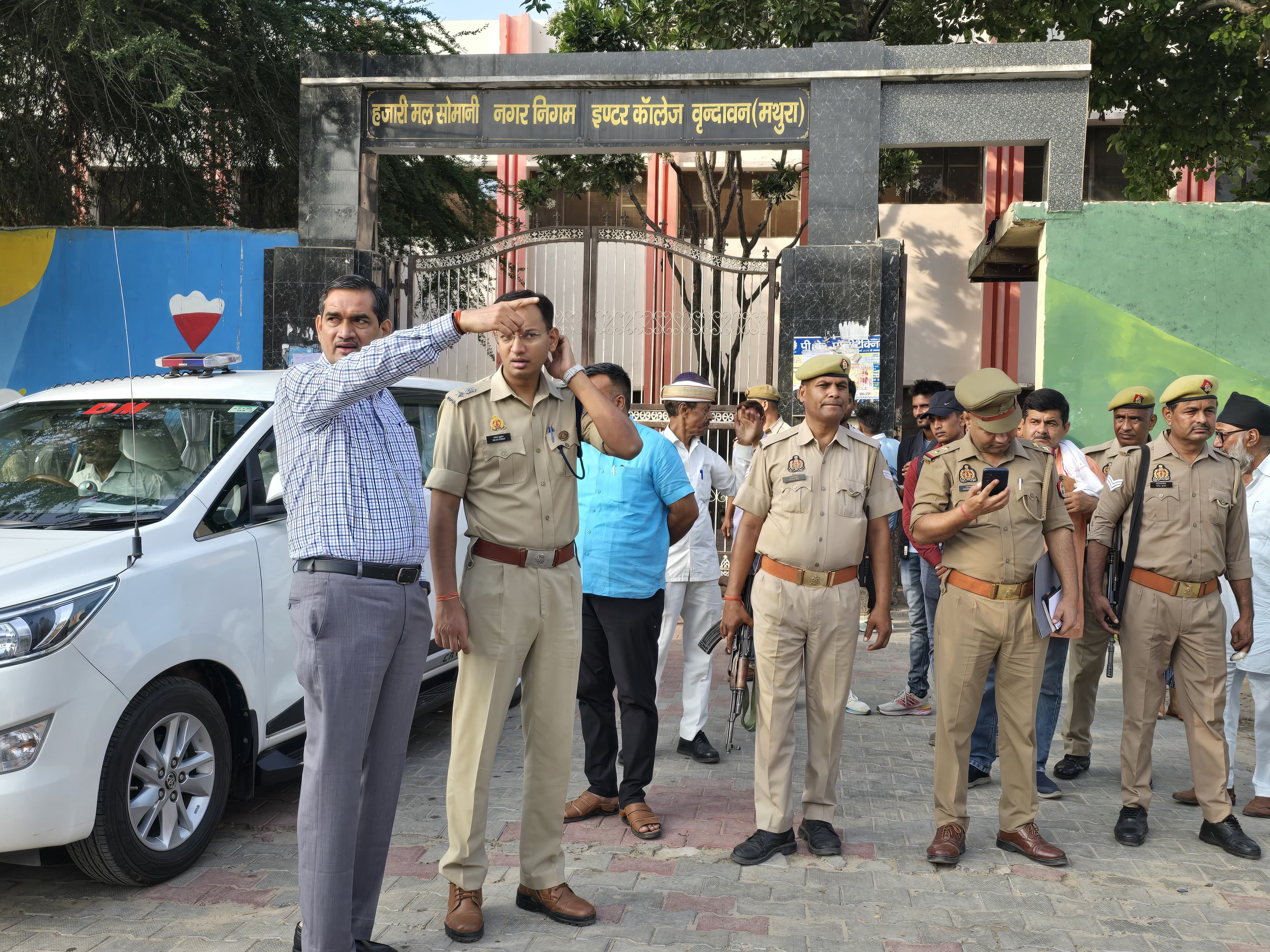डीएम, एसएसपी ने किया परीक्षा केन्द्रों का निरीक्षण
