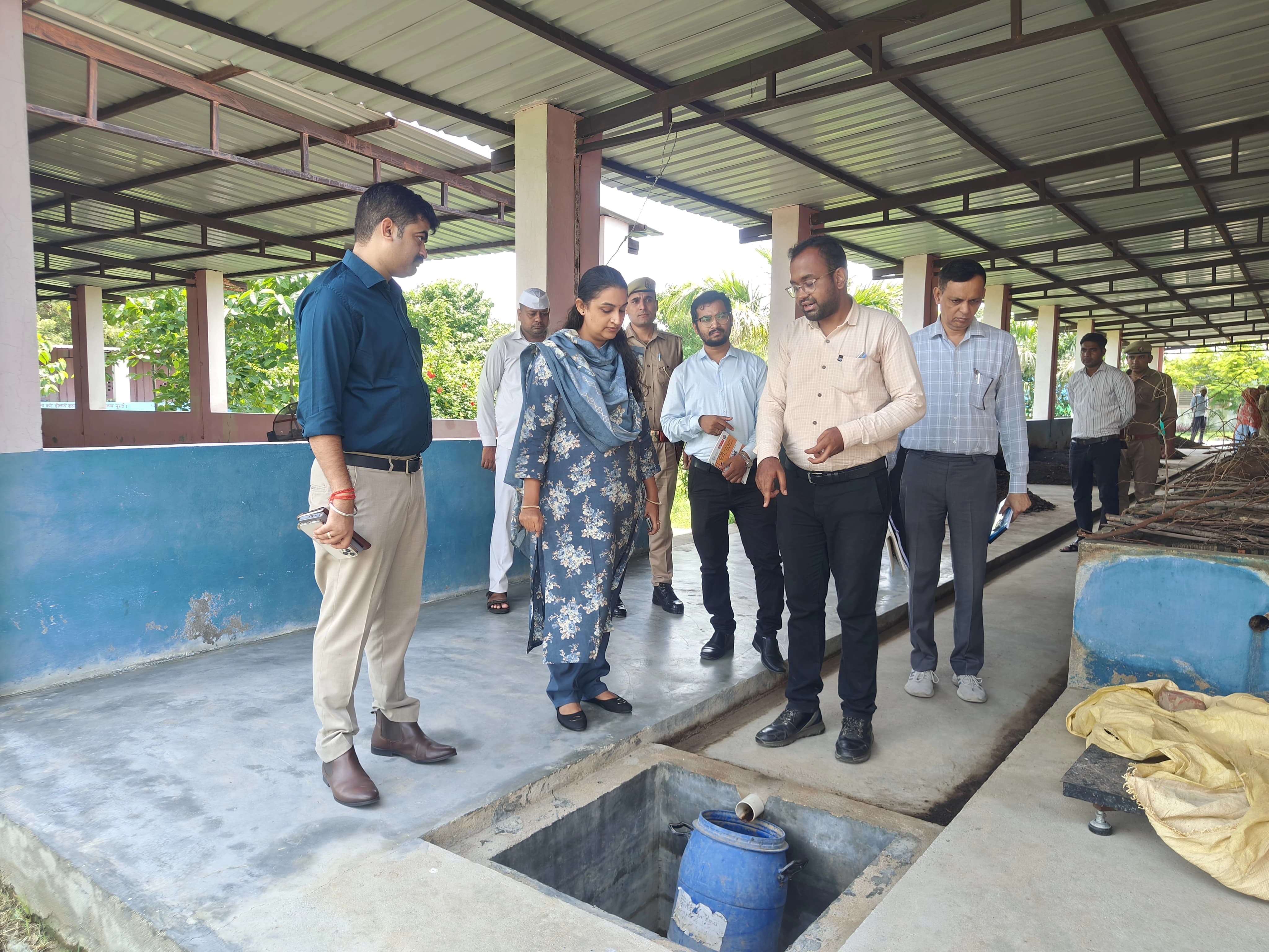 ग्रामीण क्षेत्रों में ठोस, तरल अपशिष्ट का समुचित रुप से निस्तारण हो सकेगा: डीएम