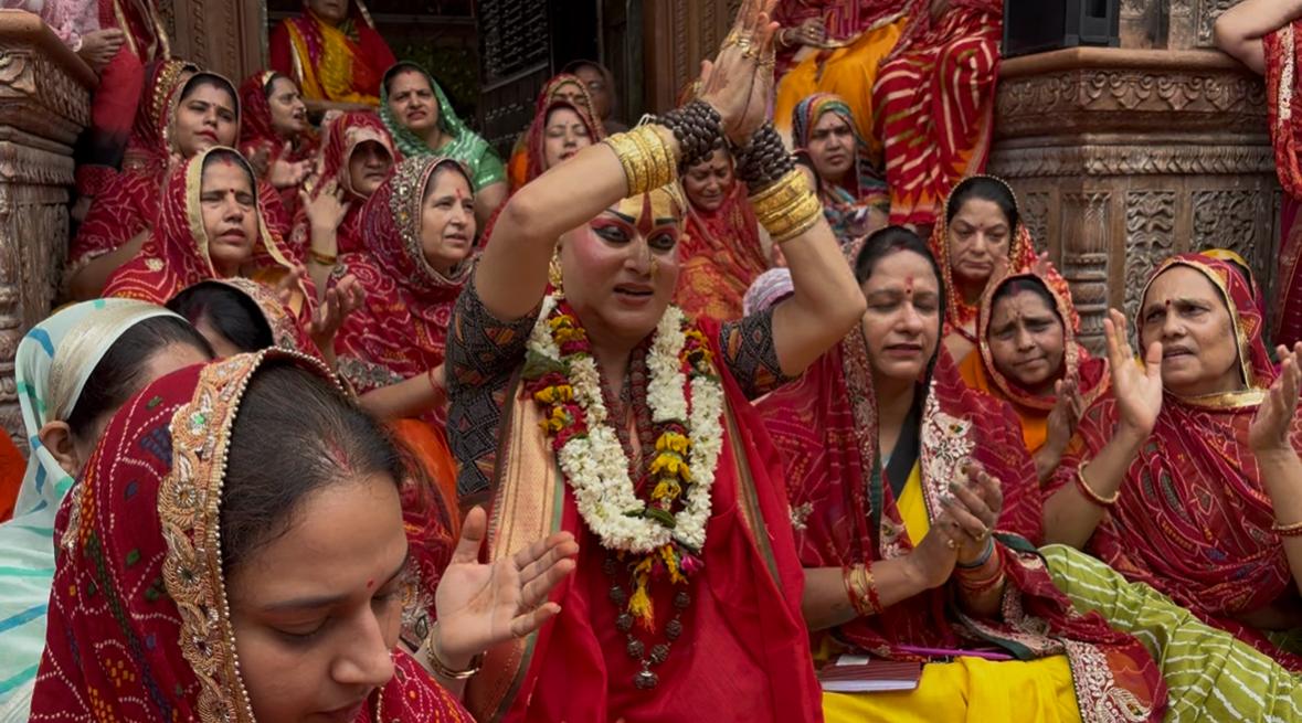 जगदगुरु हिमांगी सखी मां ने बांके बिहारी कॉरिडोर का किया विरोध, ब्रजवासियों के आंदोलन को दिया समर्थन