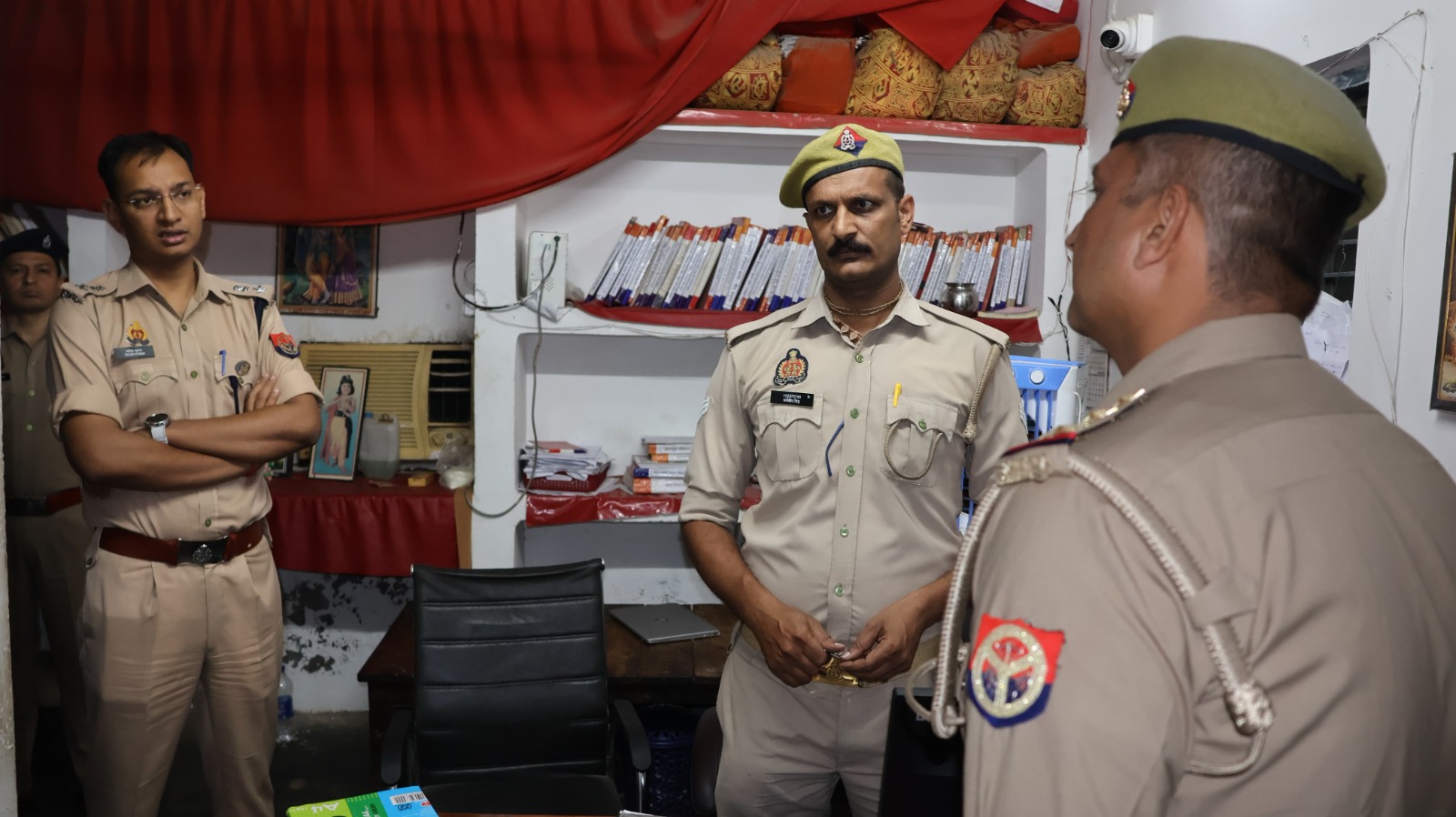 एसएसपी श्लोक कुमार ने थाना जैंत का किया आकस्मिक निरीक्षण