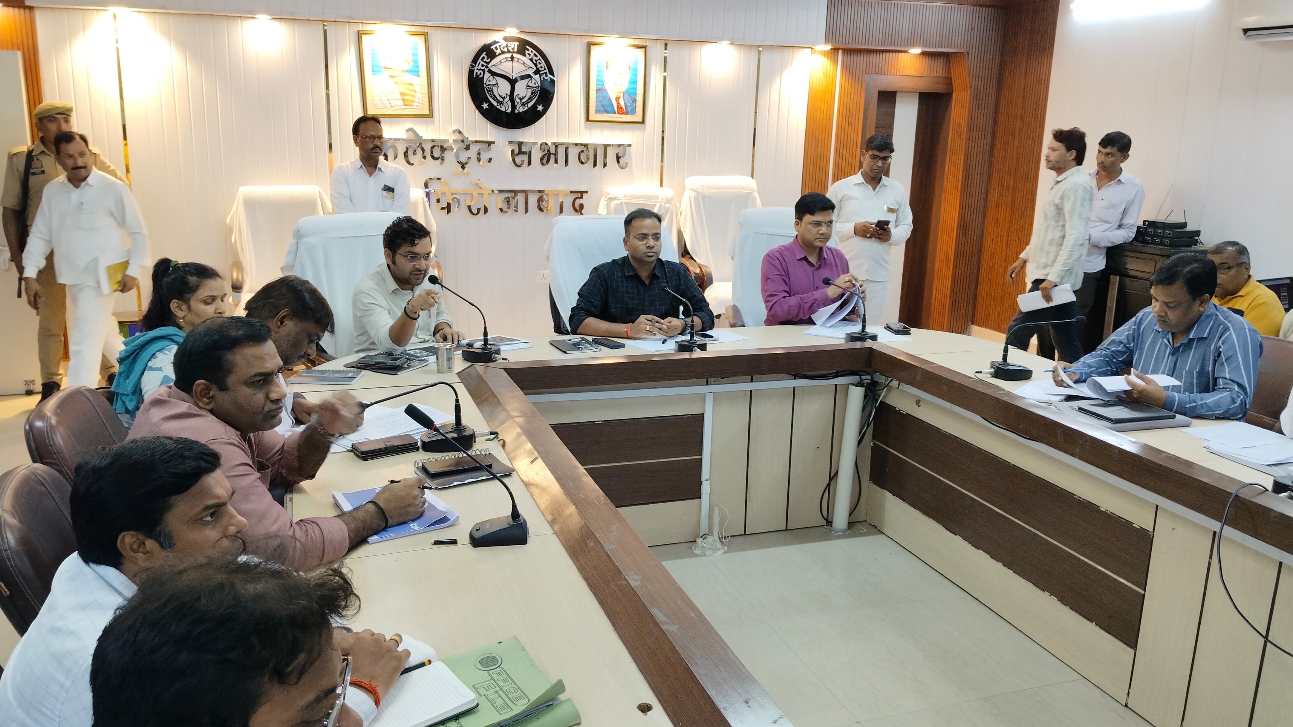 आईजीआरएस के तहत आने वाले प्रकरणों का ससमय गुणवत्तापूर्ण निस्तारण सुनिश्चित करें- जिलाधिकारी