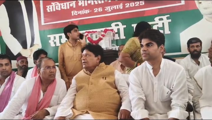 फिरोजाबाद पहुंचे सपा के राज्यसभा सांसद रामजीलाल सुमन जमकर गरजे।