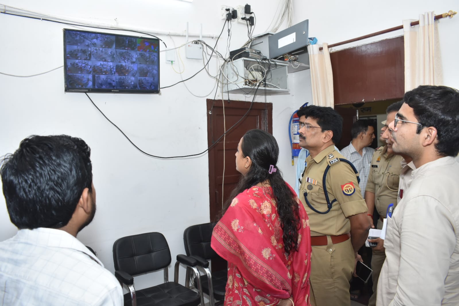 डीएम एसएसपी ने परीक्षा केंद्रों का किया निरीक्षण