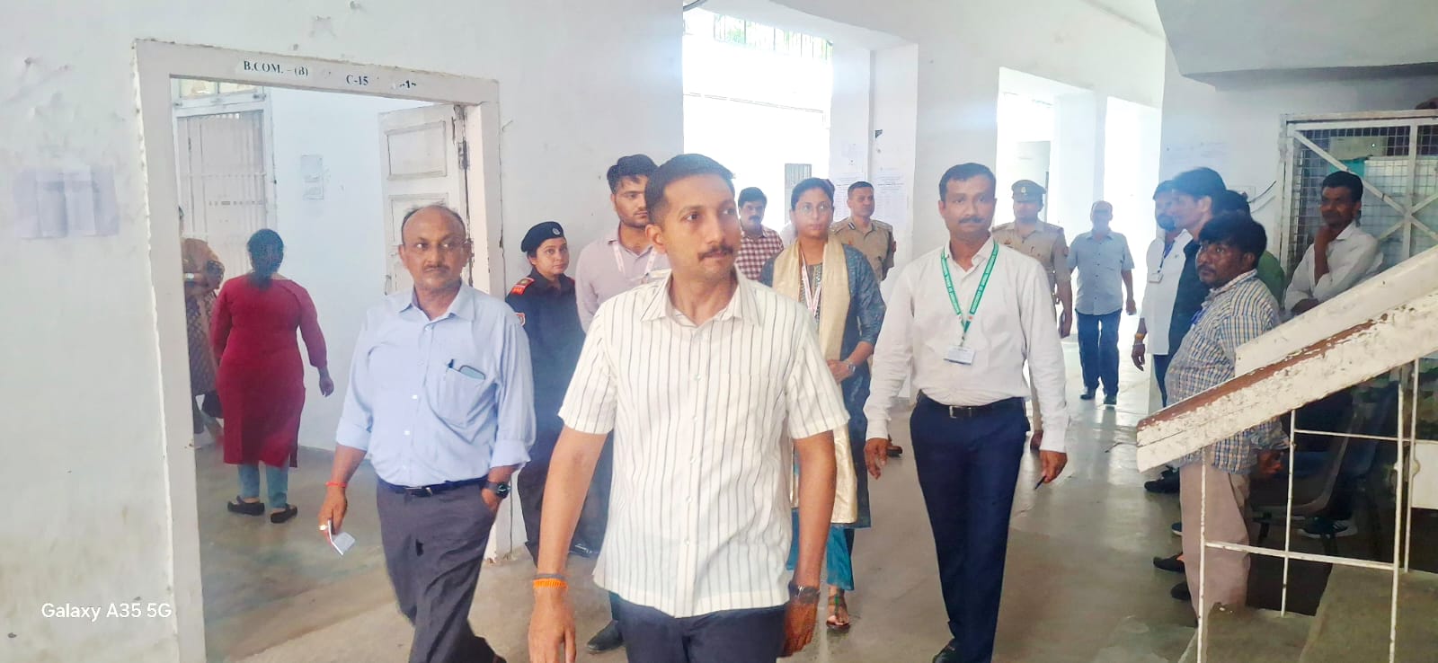 समीक्षा अधिकारी/सहायक समीक्षा अधिकारी प्रारंभिक परीक्षा 2023 लखनऊ में शांतिपूर्ण, निष्पक्ष एवं पारदर्शी रूप से संपन्न
