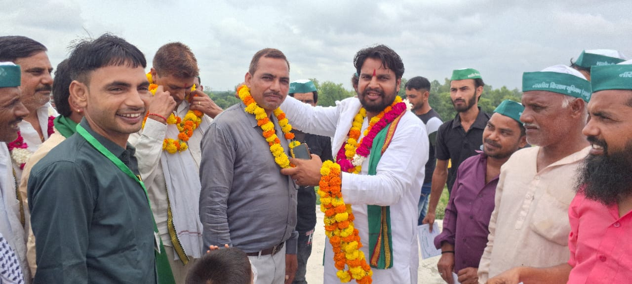 भारतीय किसान यूनियन भानु युवा मेरठ मंडल अध्यक्ष गौरव प्रधान ने अपने साथियों के साथ खानपुर नगर में किया संगठन का विस्तार