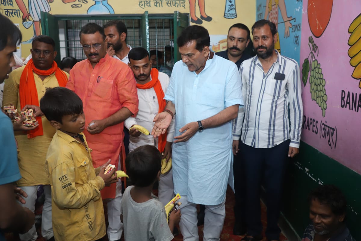 टीम भावना से कार्य करें अधिकारी, जनता को राहत/सहायता उपलब्ध कराना सबसे बड़ी प्राथमिकता: मंत्री ए के शर्मा