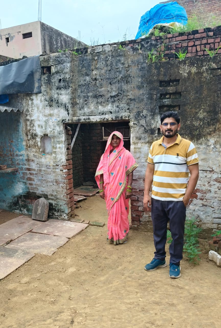 मुख्य विकास अधिकारी के पर्यवेक्षण मे  प्रधानमंत्री आवास सर्वे सत्यापन का कार्य निरंतर किया जा रहा
