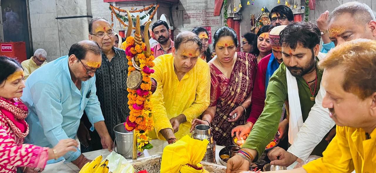 हर-हर महादेव के जयघोष से गूंजा कैलाश महादेव मंदिर