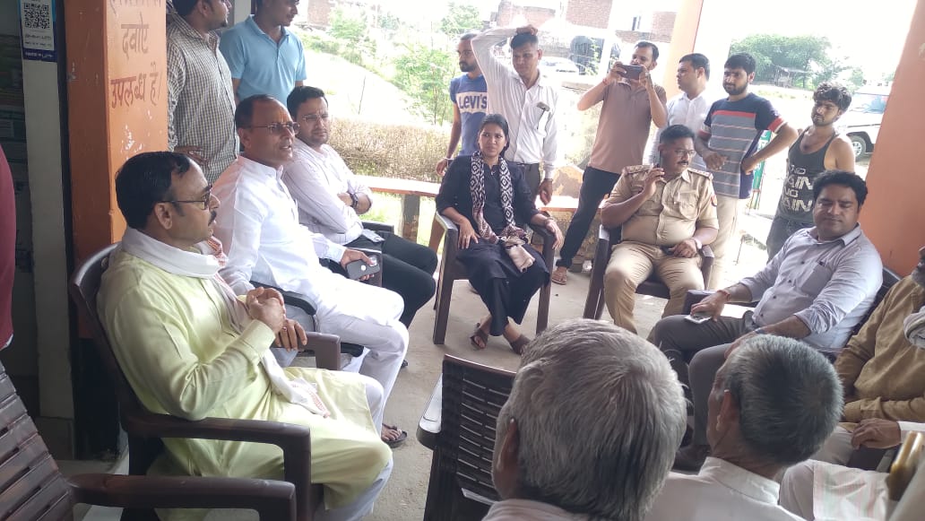 विधायक ने उप जिला अधिकारी एवं खंड विकास अधिकारी के साथ क्षेत्र का किया निरीक्षण