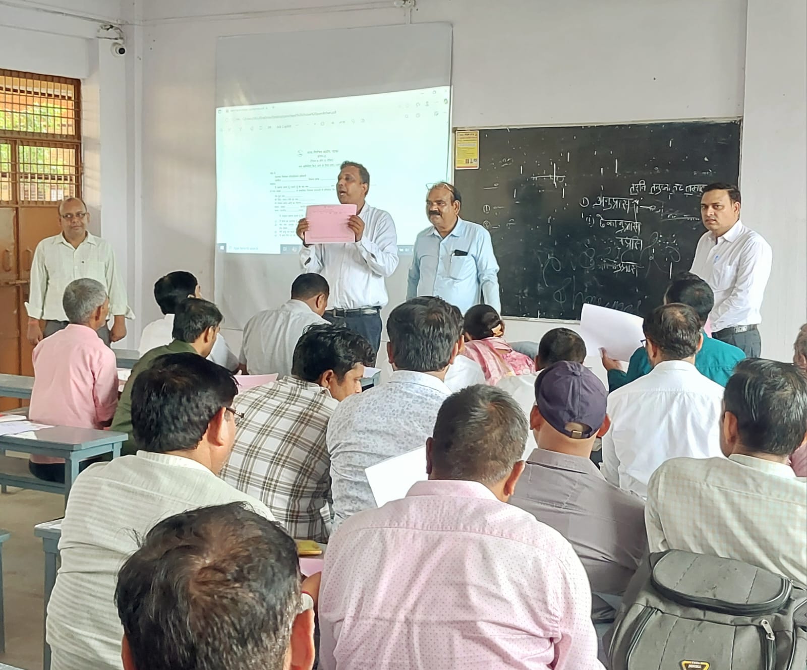 बीएलओ और पर्यवेक्षकों को प्रशिक्षण में दी गई पुनरीक्षण की  जानकारी