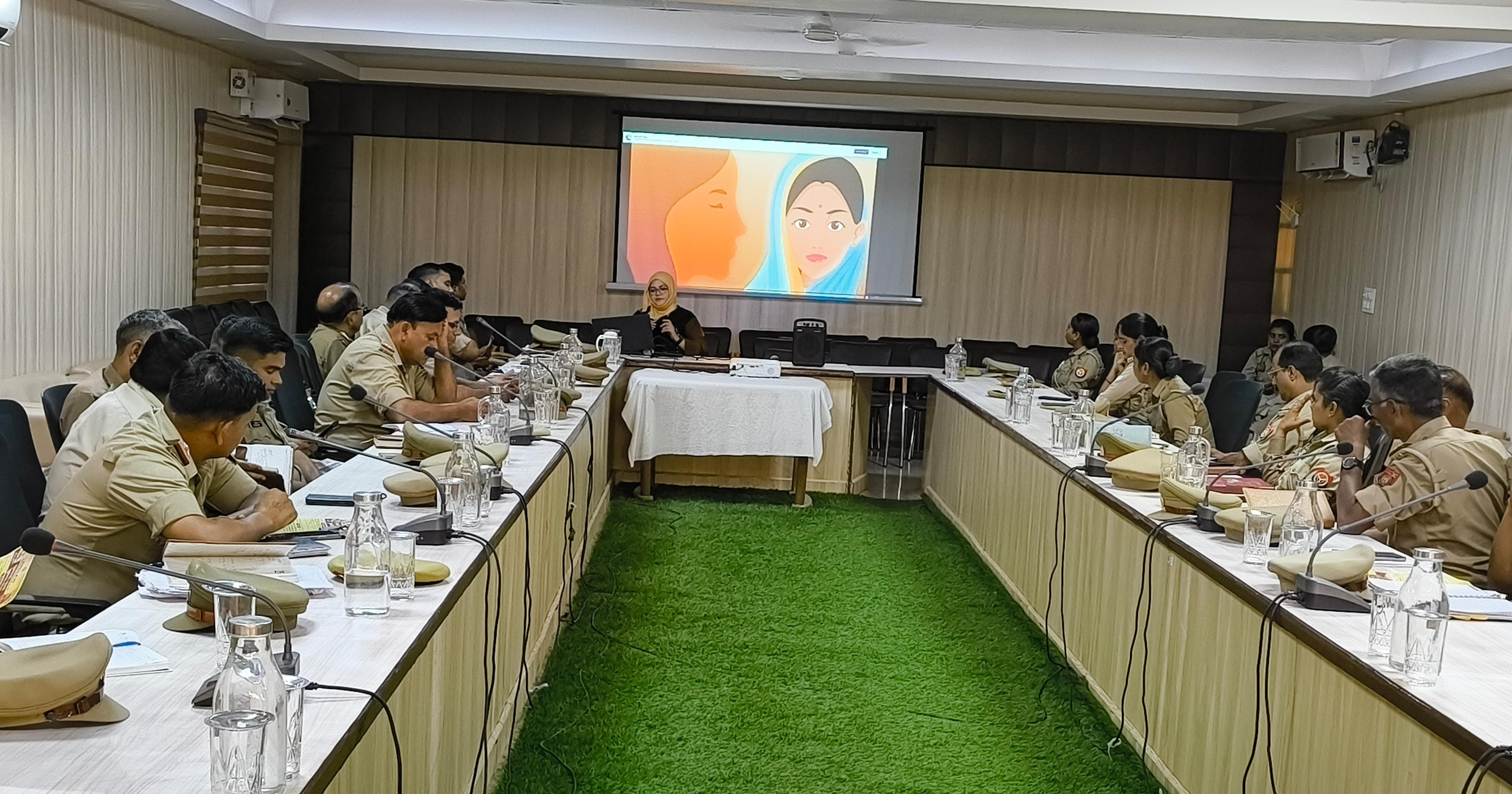 जनपद फिरोजाबाद मे नई पहल महिला हेल्प डेस्क