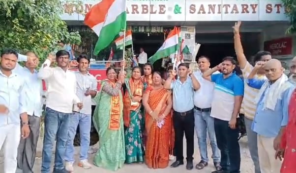 नगर पंचायत मक्खनपुर में धूमधाम से निकाली गई तिरंगा यात्रा