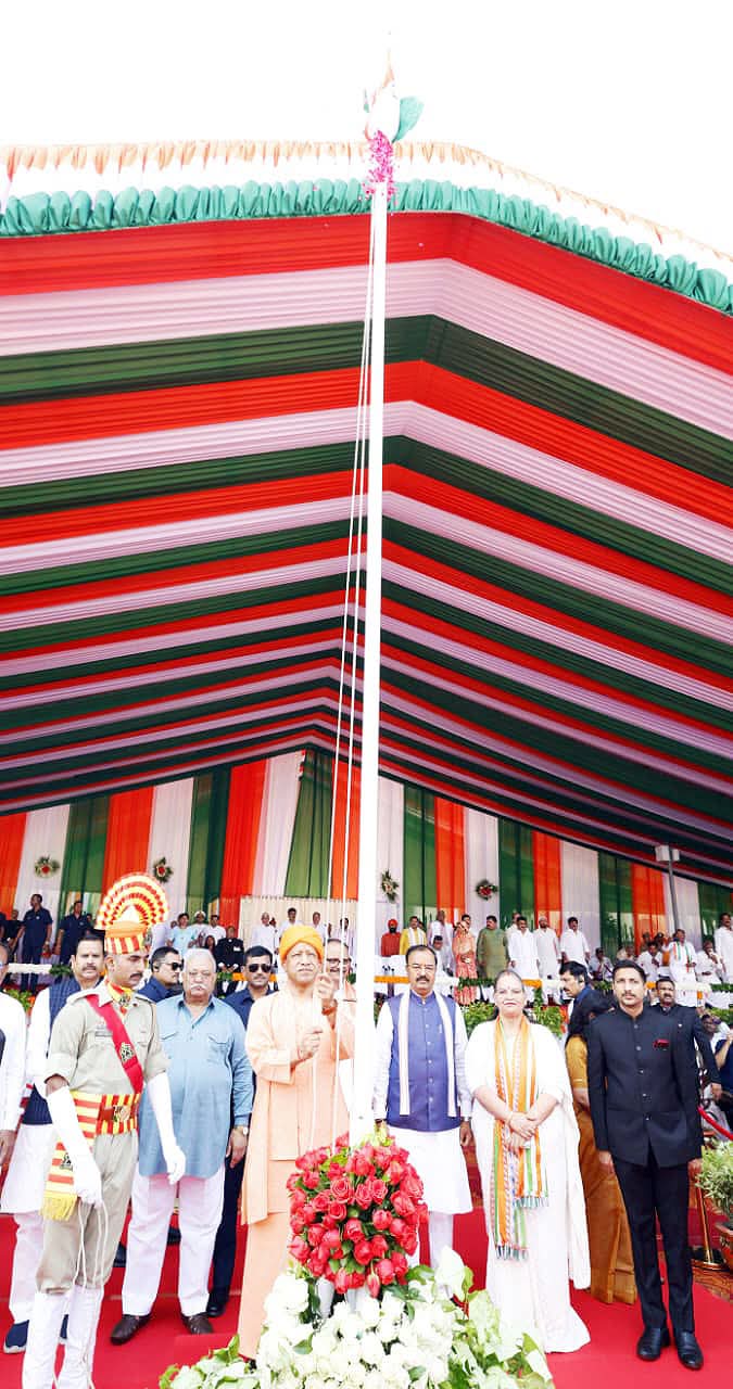 देश की स्वतंत्रता महान क्रांतिकारियों तथा स्वाधीनता संग्राम सेनानियों के अमूल्य संघर्ष की देन: योगी आदित्यनाथ