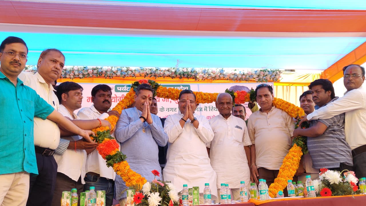 मंत्री जयवीर सिंह ने जनपद को पर्यटन का हब बनाने के उद्देश्य से दो बड़ी परियोजनाओ का किया शिलाऱ्यास