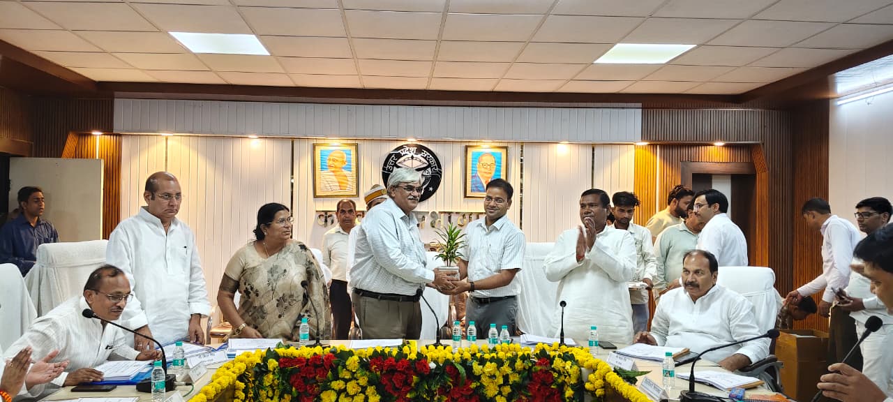 विधायक सदर मनीष असीजा की अध्यक्षता में कलेक्ट्रेट सभागार मे बैठक संपन्न