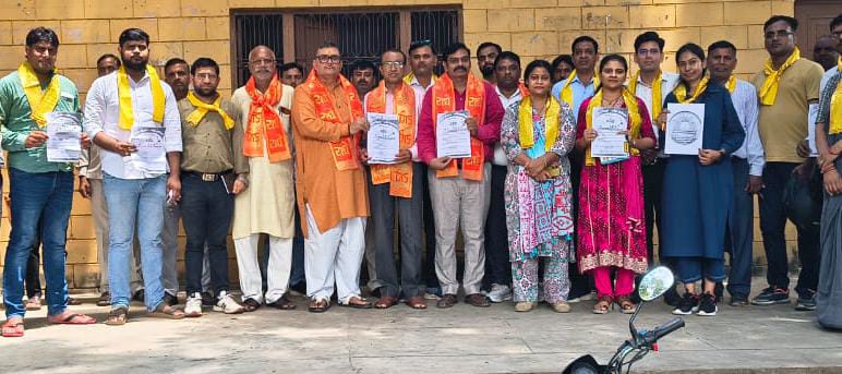 बिना मान्यता के संचालित विद्यालयों एवं काेचिग सेंटरों पर होगी कार्यवाही-डॉ अखिलेश यादव