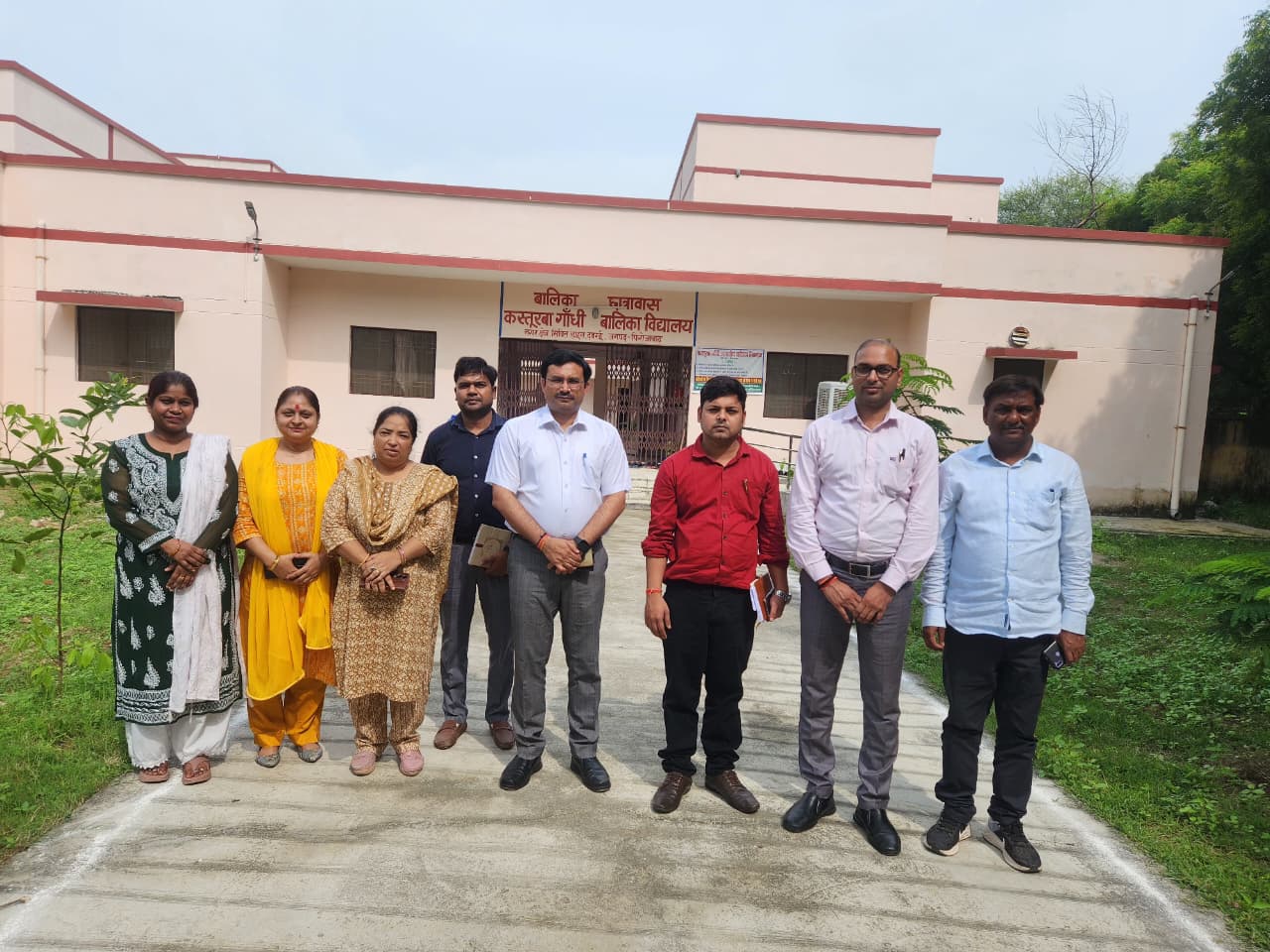 नीति आयोग भारत सरकार की टीम द्वारा कस्तूरवा गाँधी आवासीय बालिका विद्यालय मे किया भ्रमण