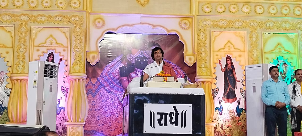बल्केश्वर पार्क में विश्व कल्याण मिशन ट्रस्ट द्वारा आयोजित श्रीमद् भागवत कथा का हुआ शुभारंभ, पहले ही दिन खचाखच भरा पंडाल