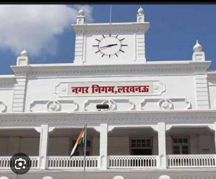 स्वच्छ और सुंदरता में झंडा गाढ़ रही राजधानी लखनऊ में नहीं दिखाई दे रही नगर निगम की फागिंग मशीन