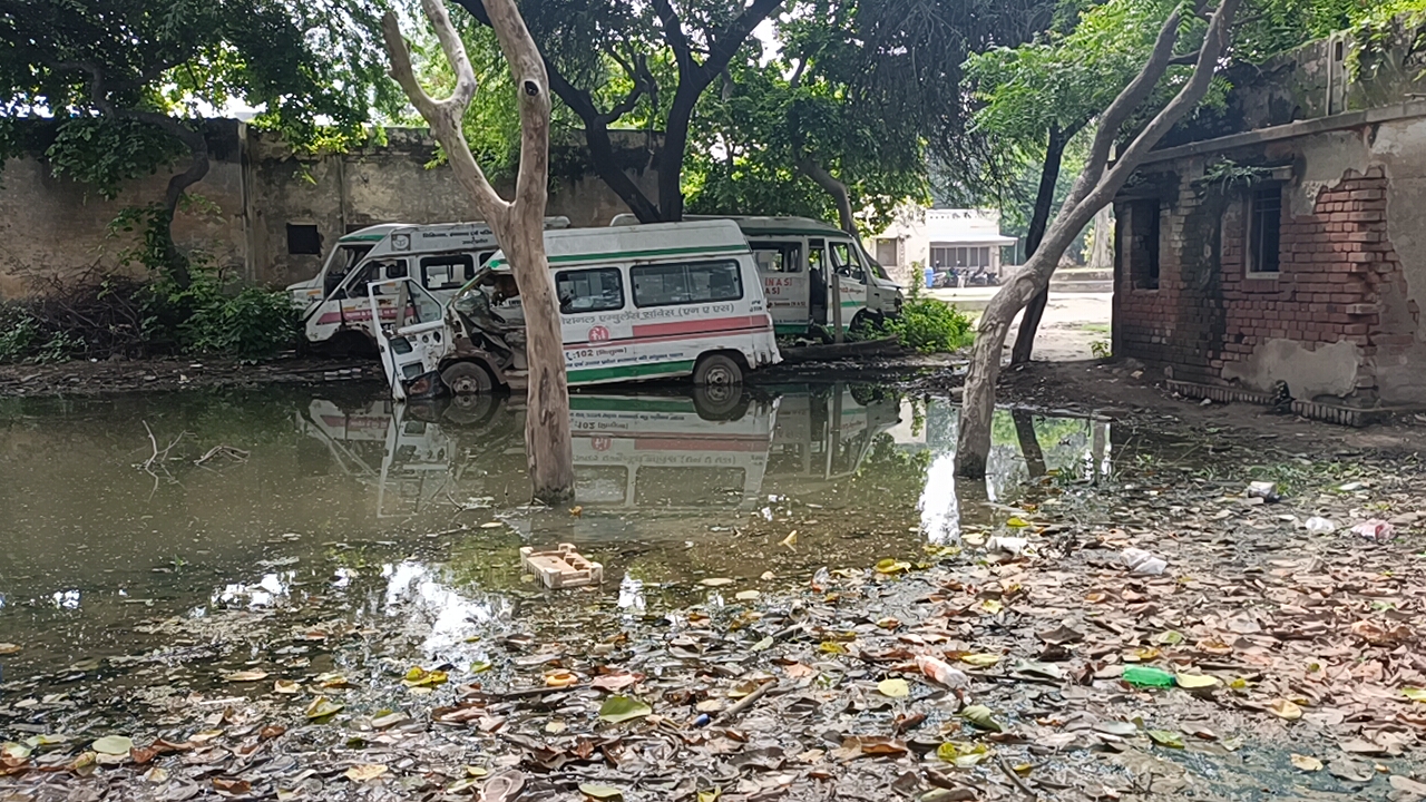 राया के नीमगांव चौराहे पर जलभराव को लेकर स्थानीय लोगों में आक्रोश