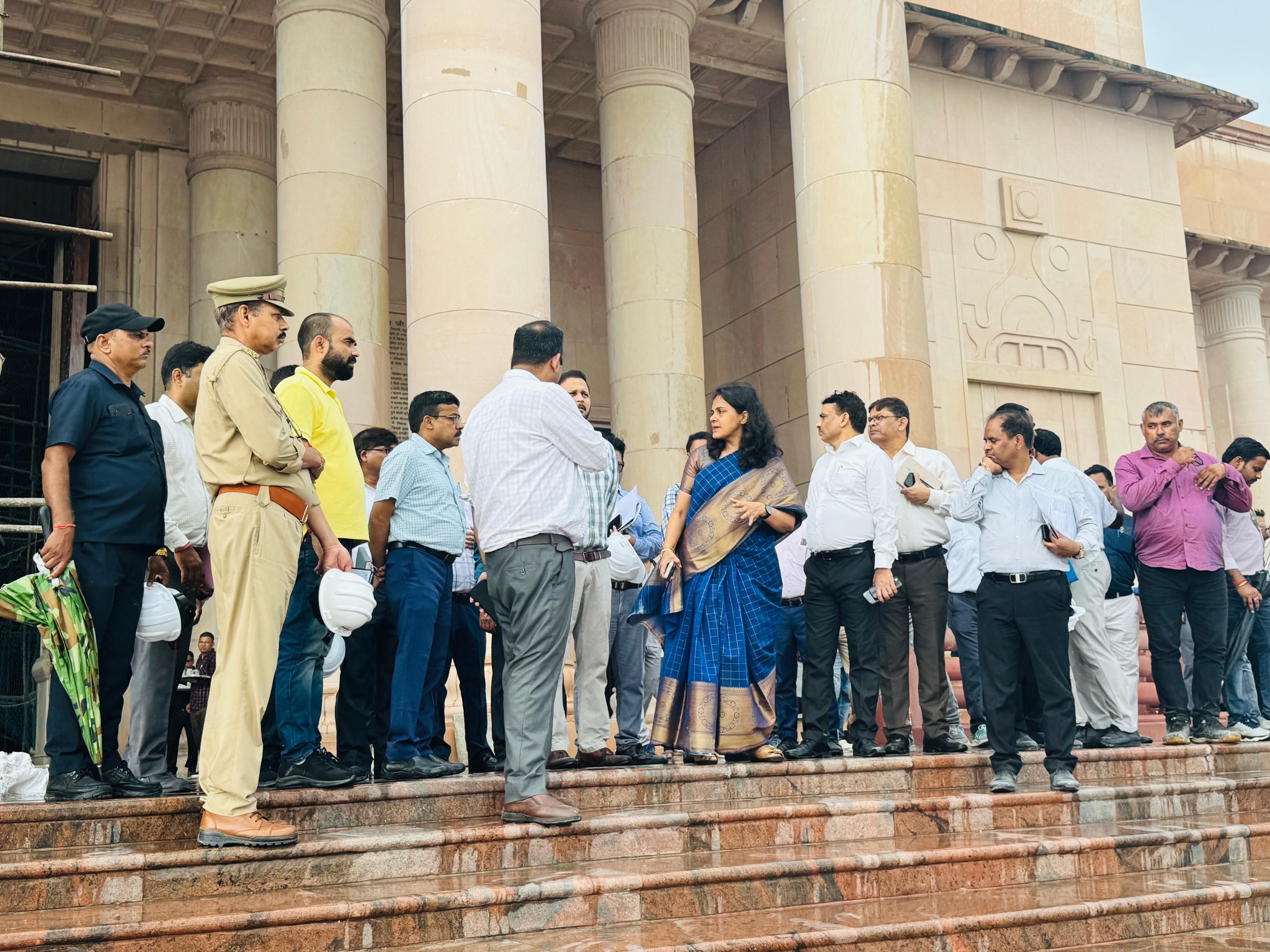 मंडलायुक्त डॉ रोशन जैकब द्वारा काशी राम स्मारक के ड्रोम ड्रंक के स्ट्रक्चर का किया स्थलीय औचक निरीक्षण