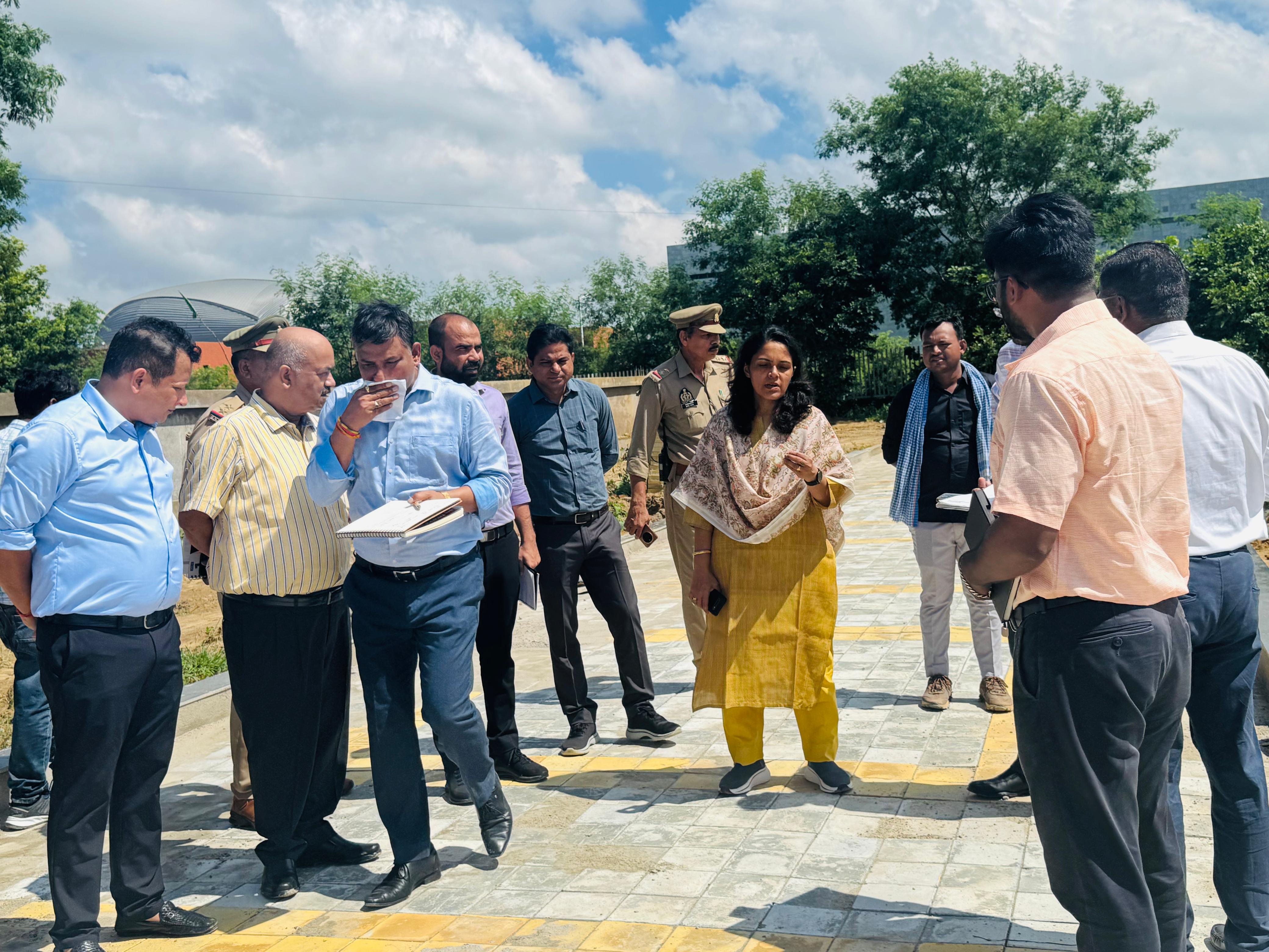 मंडलायुक्त डॉ रोशन जैकब ने स्मार्ट सिटी द्वारा विकसित किये जा रहे निर्माणधीन दिव्यांग पार्क का किया औचक निरीक्षण