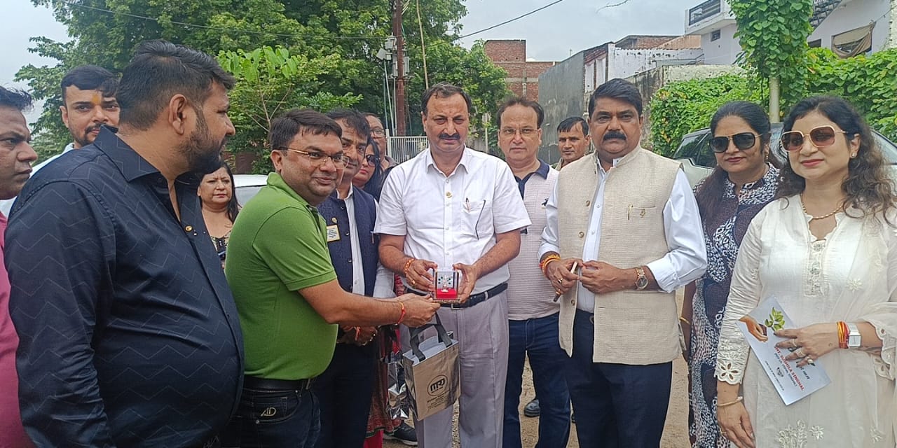 मथुरा बरेली हाईवे पर आवारा गोवंश आए दिन हो रहै सड़क हादसे गोवंशों की हो रही मौत