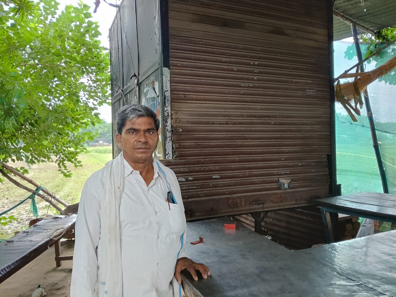 जाजम पट्टी चौराहा पर शटर तोड़कर कई दुकानों में हुई चोरी