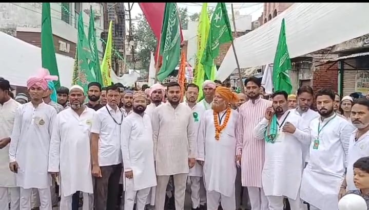 जश्न-ए-ईद- मीलादुन्नवी का जुलूस बडे शान-ओ-शौकत के साथ निकाला गया