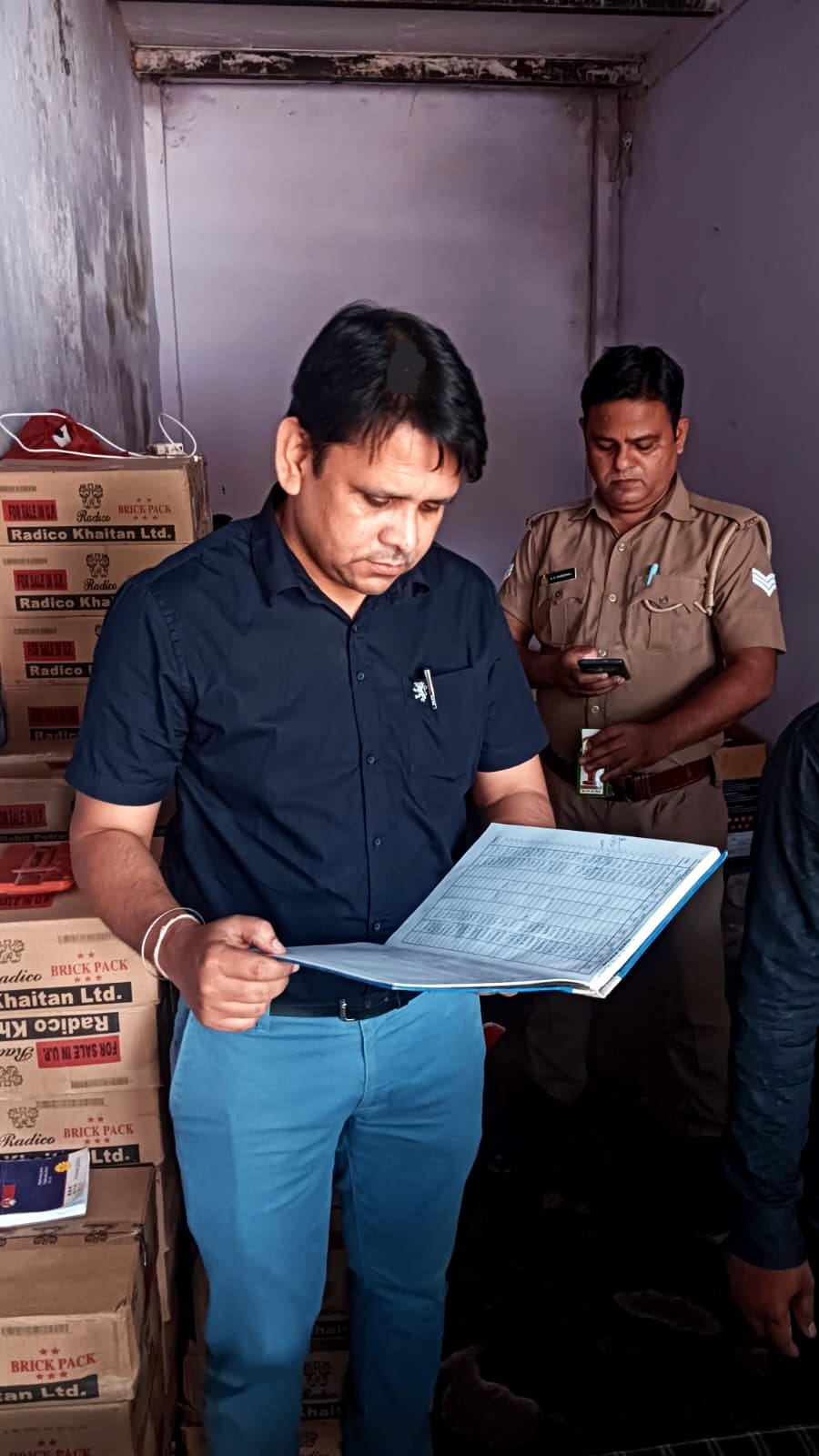 आबकारी आयुक्त महोदय व जिलाअधिकारी महोदय के परिवेक्षण मे चला निरीक्षण अभियान