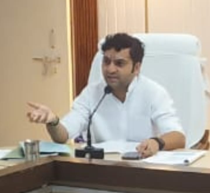 निर्वाचक रजिस्ट्रीकरण अधिकारियों एवं सहायक निर्वाचक रजिस्ट्रीकरण अधिकारियों के साथ बैठक