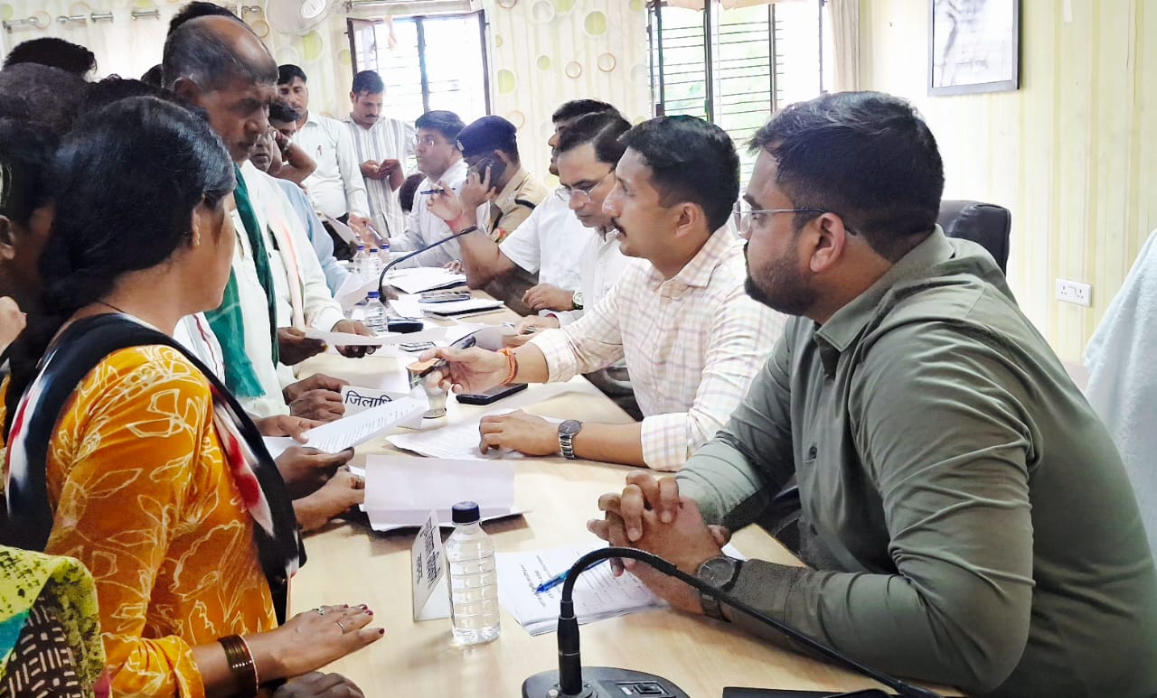 जिलाधिकारी की अध्यक्षता में तहसील मलिहाबाद में सम्पूर्ण समाधान दिवस का आयोजन