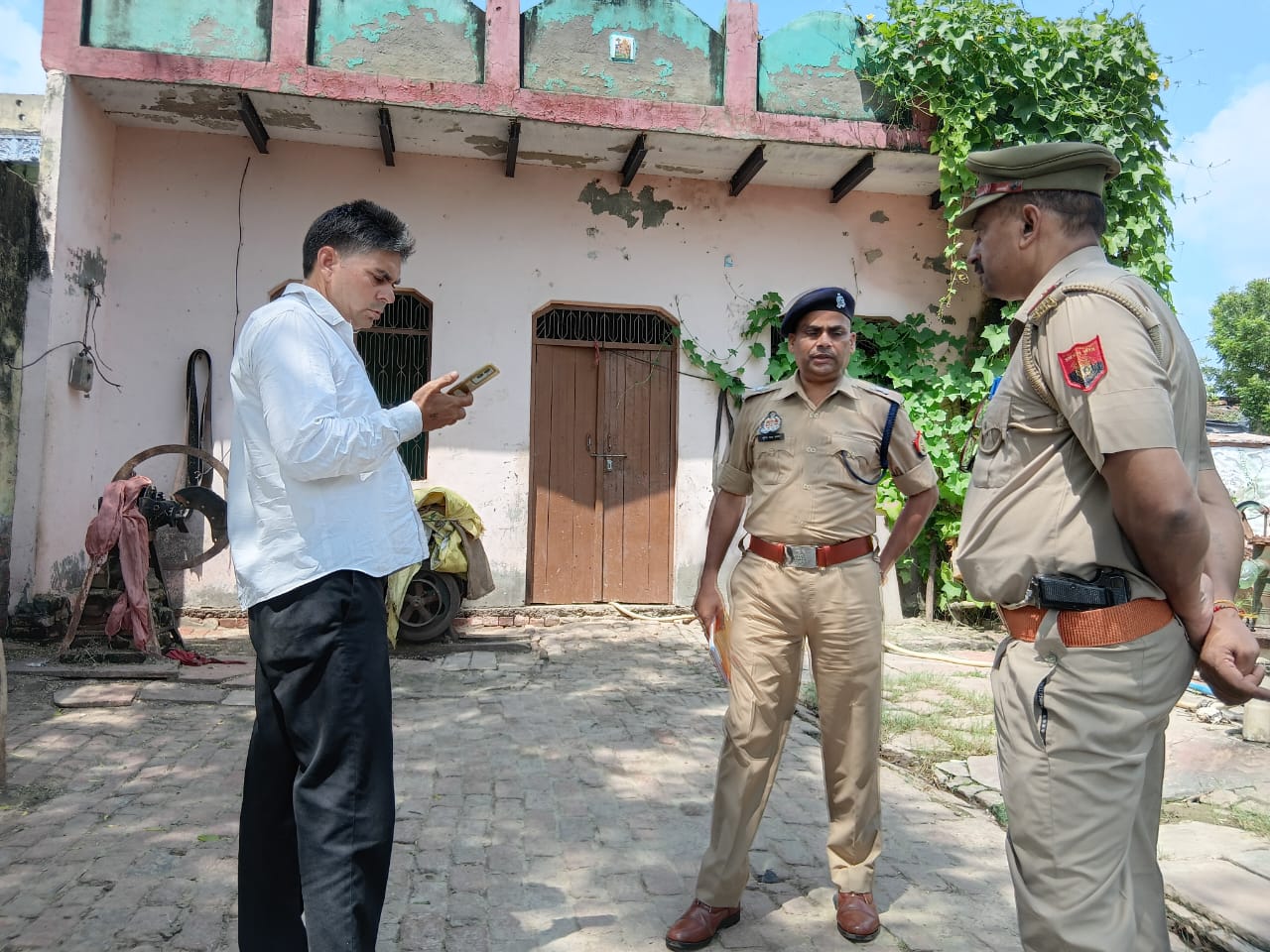 पारिवारिक कलह के चलते भाई ने भाई की गोलीमार की हत्या