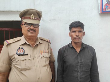थाना रसूलपुर पुलिस टीम द्वारा सट्टे की खाई बाडी करते हुये एक अभियुक्त सलीम को किया गिरफ्तार