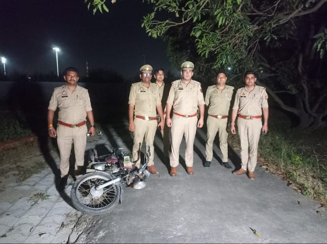 थाना गुलावठी पुलिस व स्वाट टीम की मुठभेड़