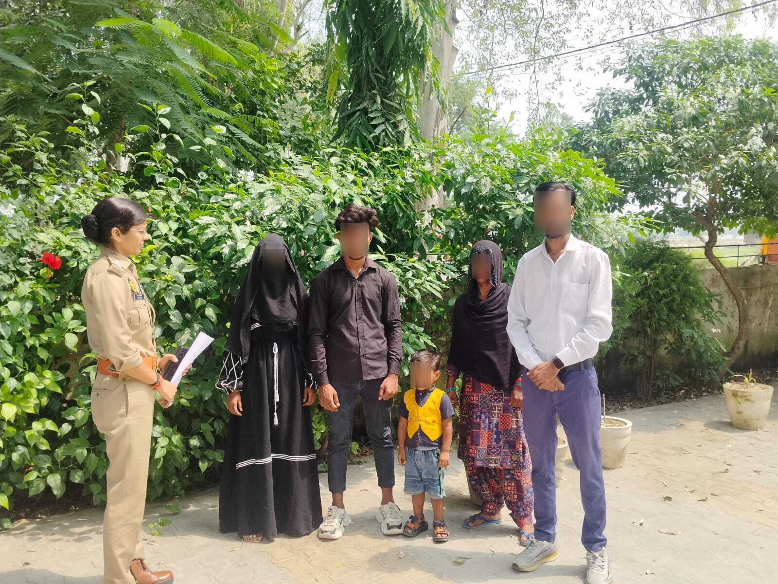 जनपद फिरोजाबाद में जनशिकायतों के निस्तारण  हेतु एसएसपी फिरोजाबाद द्वारा शुरु किया गया है विशेष अभियान