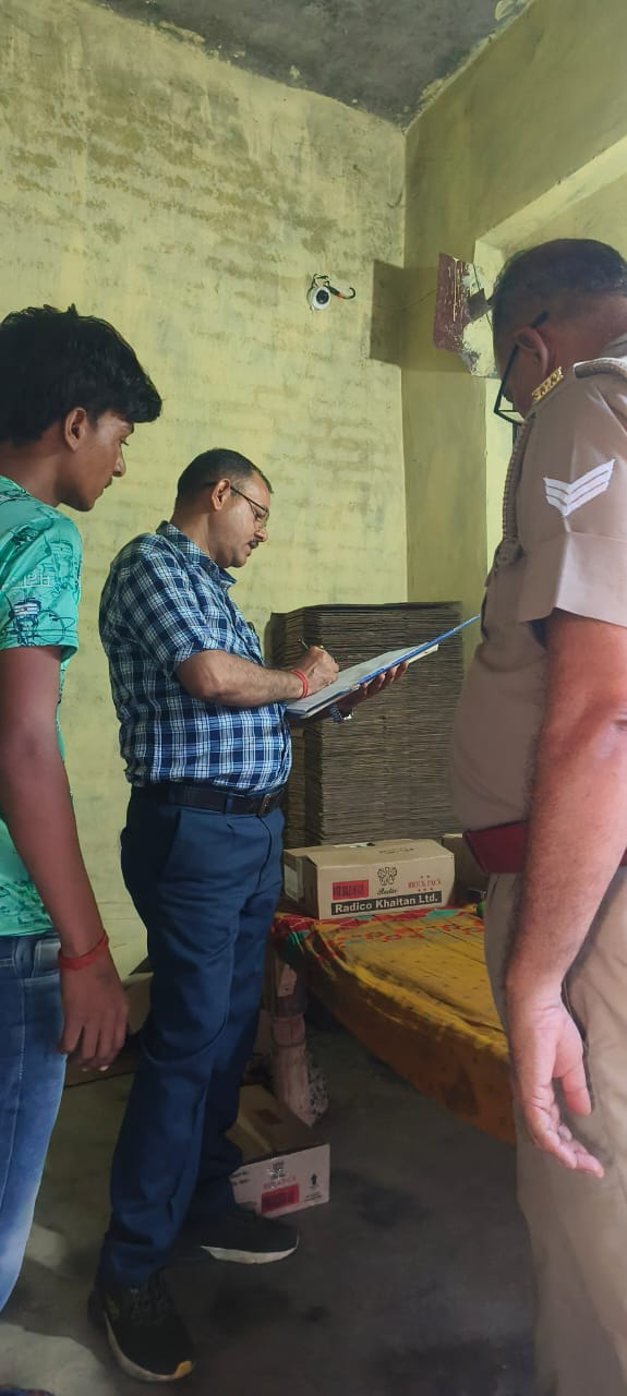 फुटकर देशी मदिरा एवं कयोजिट दुकानो पर आकस्मिक निरीक्षण