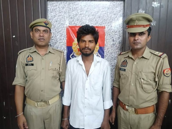 शिकोहाबाद पुलिस टीम द्वारा दौराने चेकिंग 01 अभियुक्त को अवैध चाकू सहित किया गिरफ्तार