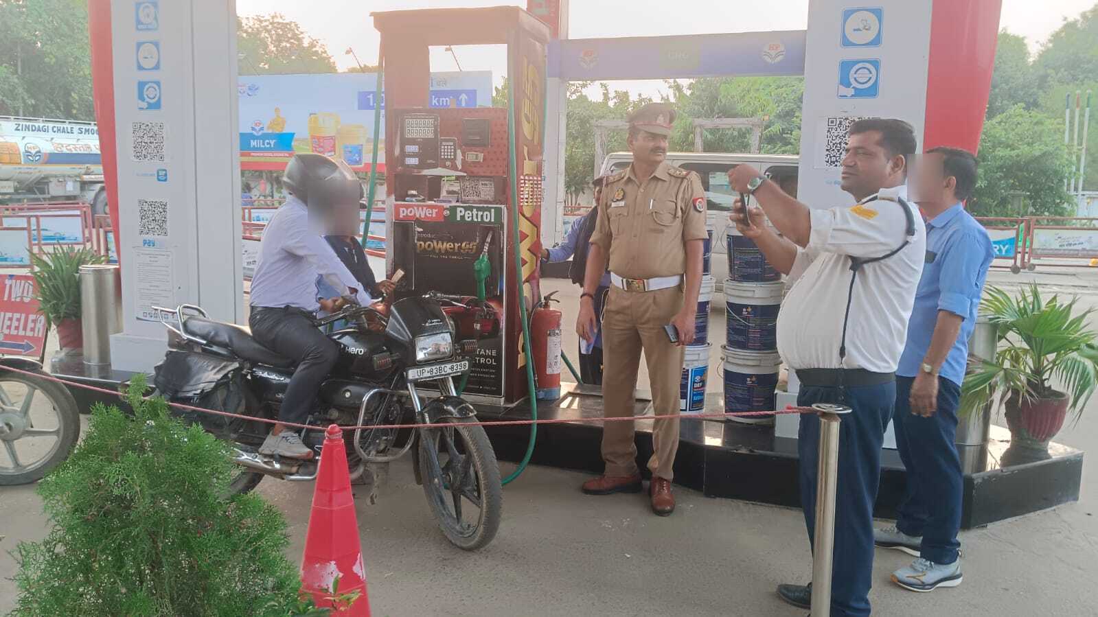 नो हेलमेट-नो पेट्रोल अभियान