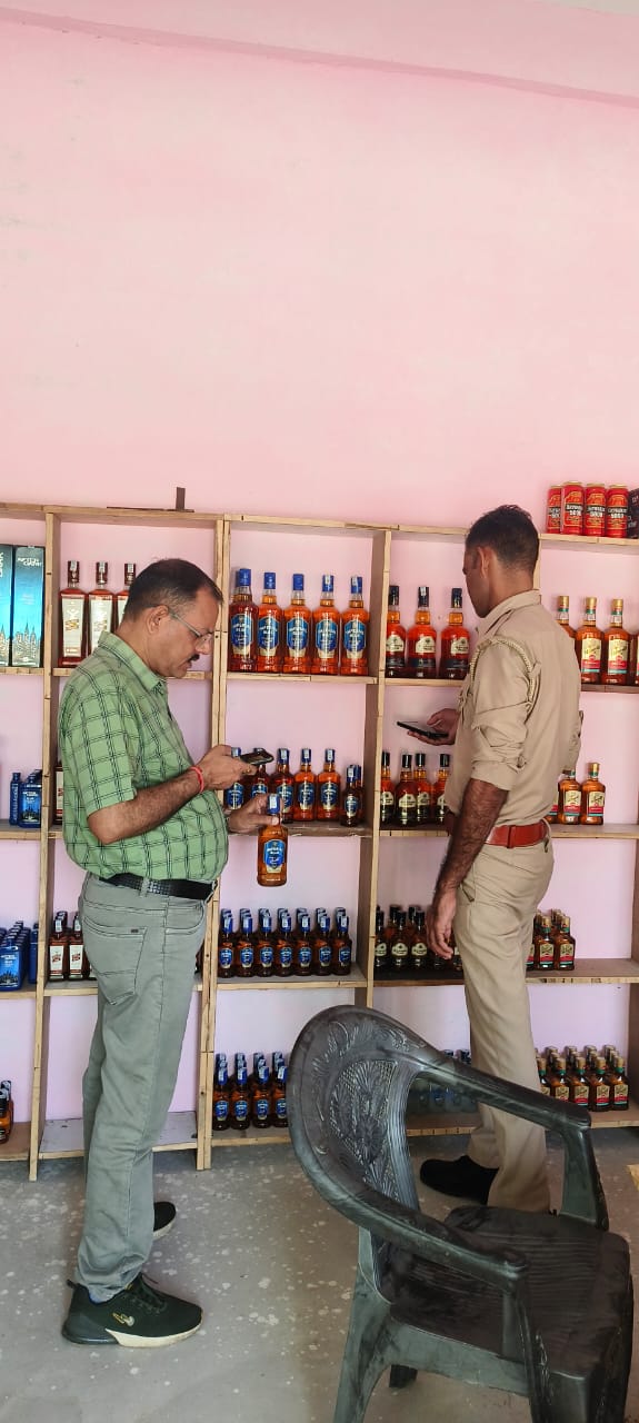 देशी मदिरा एवं कम्पोजिट दुकानो का किया निरीक्षण