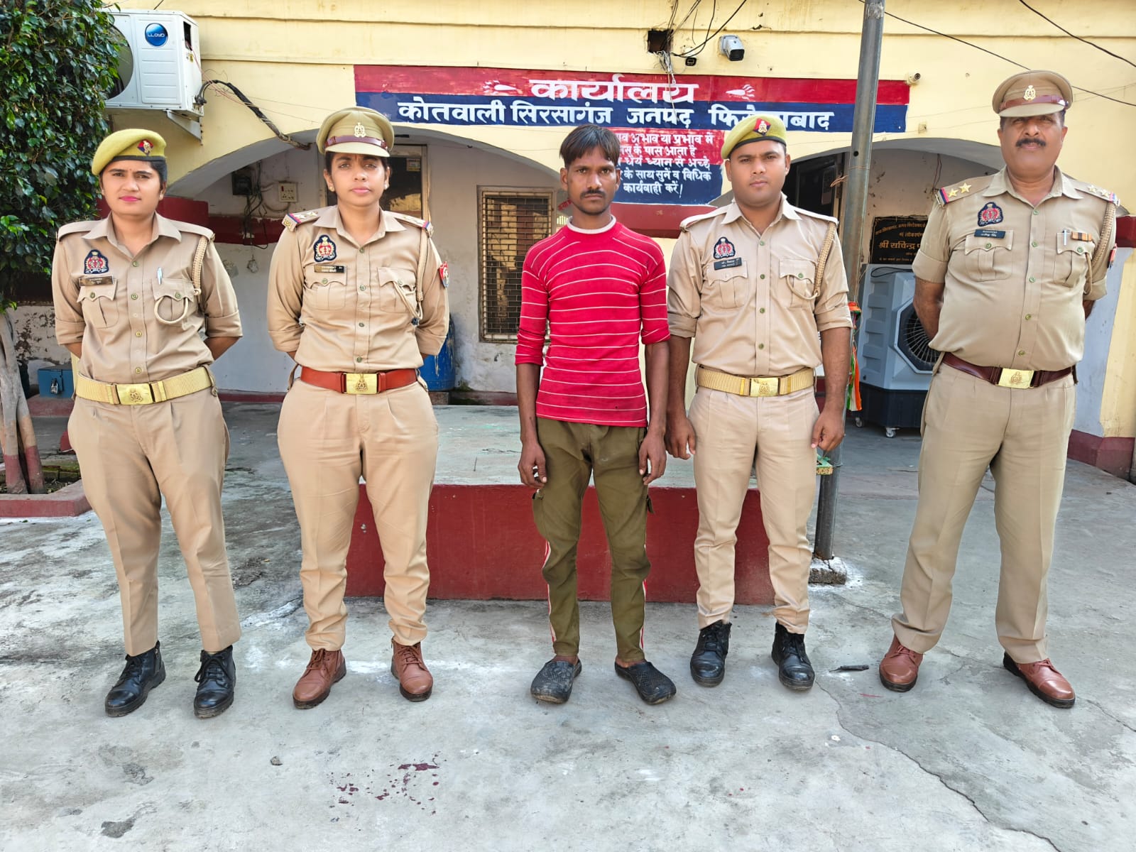 महिलाओं व लडकियों पर  फब्तियाँ कसने वाले 01 अभियुक्त को किया गिरफ्तार