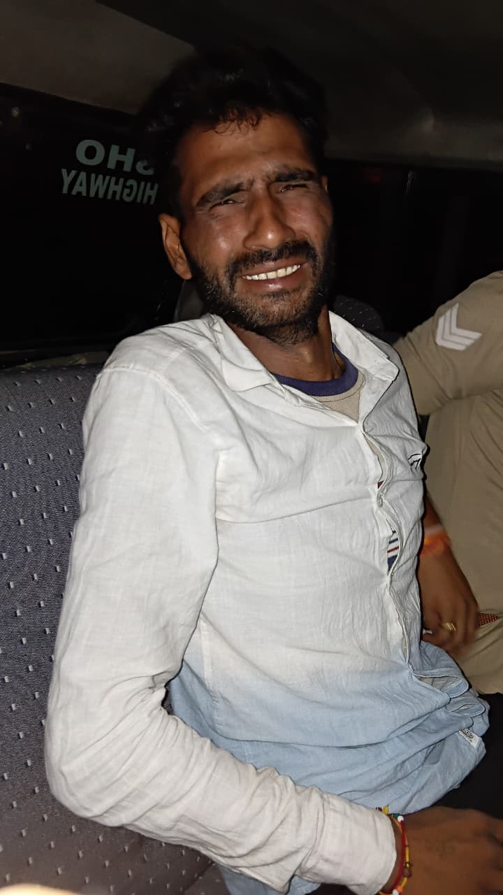 25000 के इनामी बदमाश को थाना हाइवे पुलिस और एसओजी टीम ने मुठभेड़ कर किया गिरफ्तार