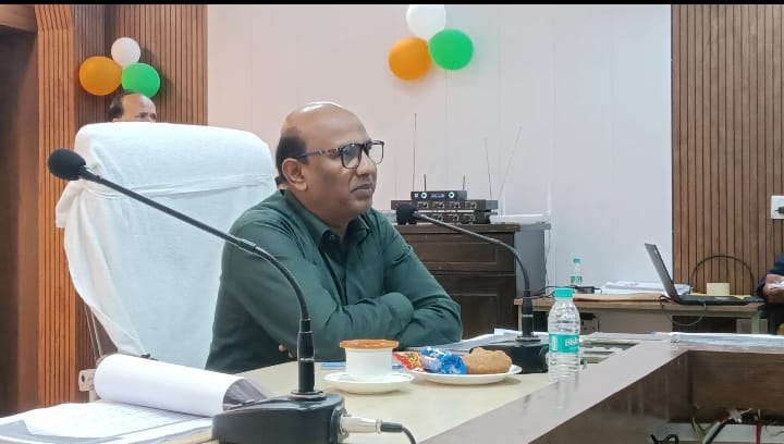 जिलाअधिकारी की अध्यक्षता मे जिला सड़क सुरक्षा समिति की दसवी बैठक का आयोजन