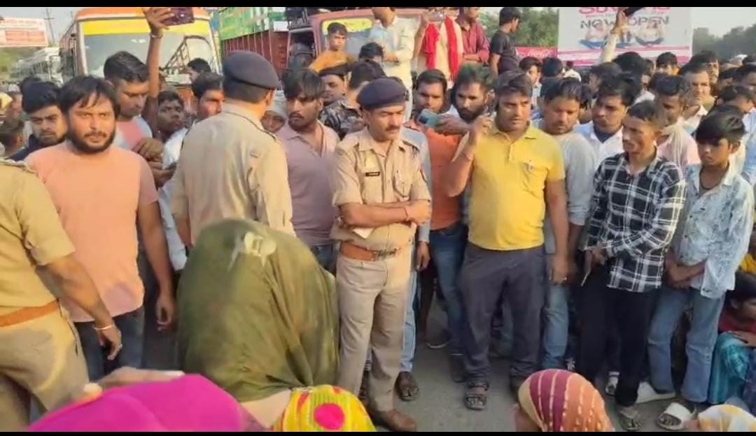 युवक की पीट-पीटकर मौत, परिजनों का हंगामा, राधाकुंड-गोवर्धन मार्ग जाम, पुलिस के आश्वासन पर खुला रास्ता