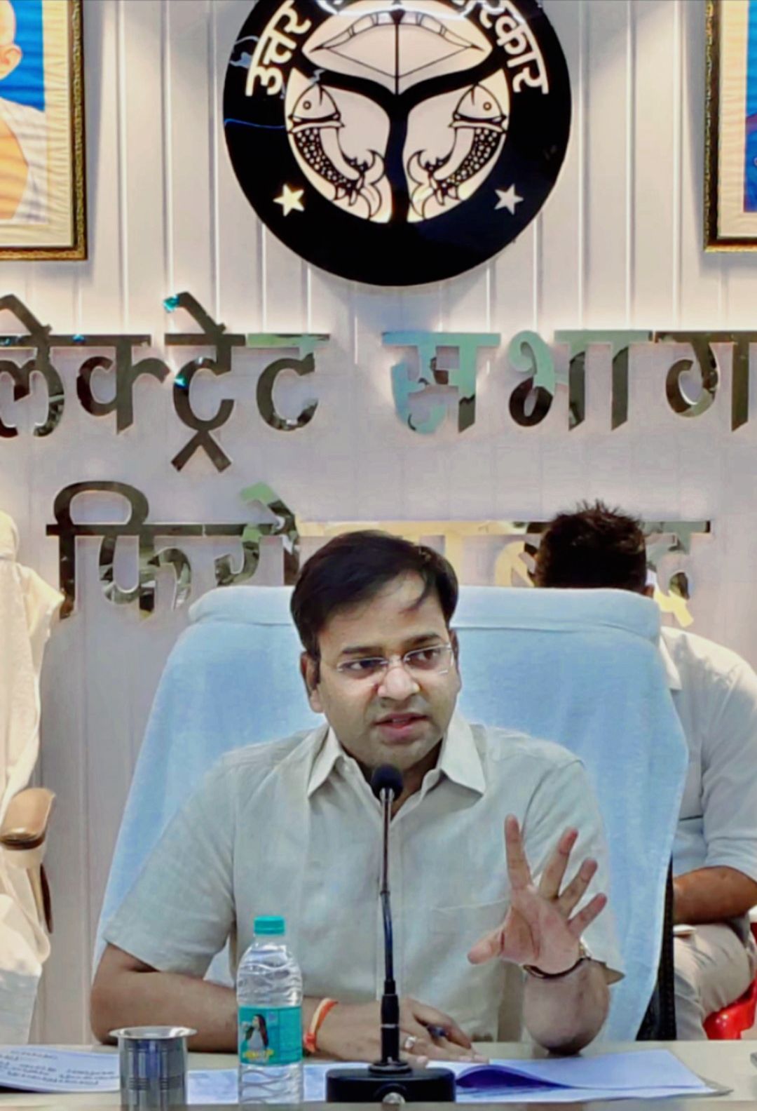 निराश्रित गरीब विधवाओ दिव्यांगजनों और भ्रमणशील जाति को आबास उपलब्ध कराने की एक आयोजित पहल