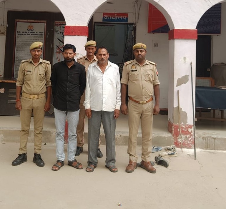 मारपीट कर मकान पर कब्जा करने वाले 02 वाँछित अभियुक्तगण को किया गिरफ्तार