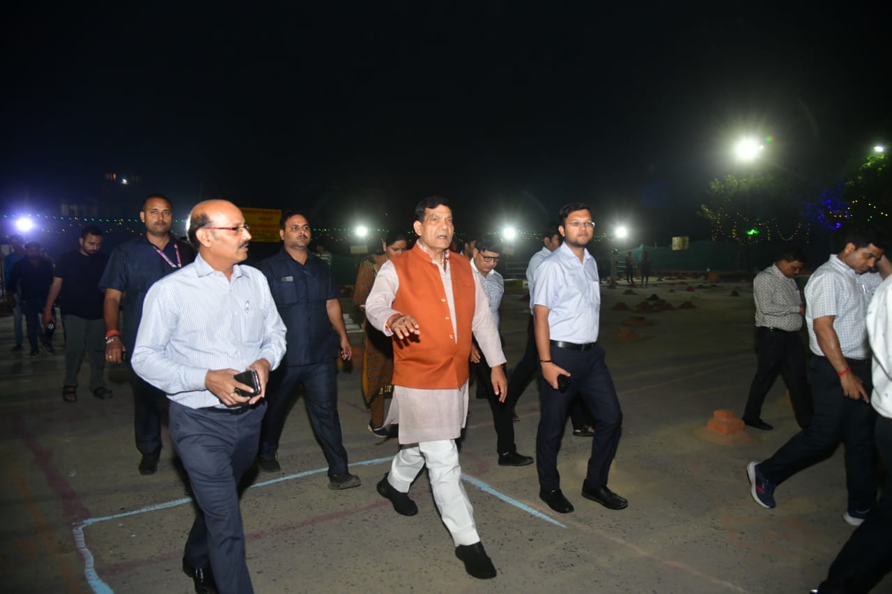 छठ पर्व की तैयारियों का मंत्री ने लिया जायजा, झूलेलाल, सांझीया, कुड़िया व मेहंदी घाटों का किया निरीक्षण
